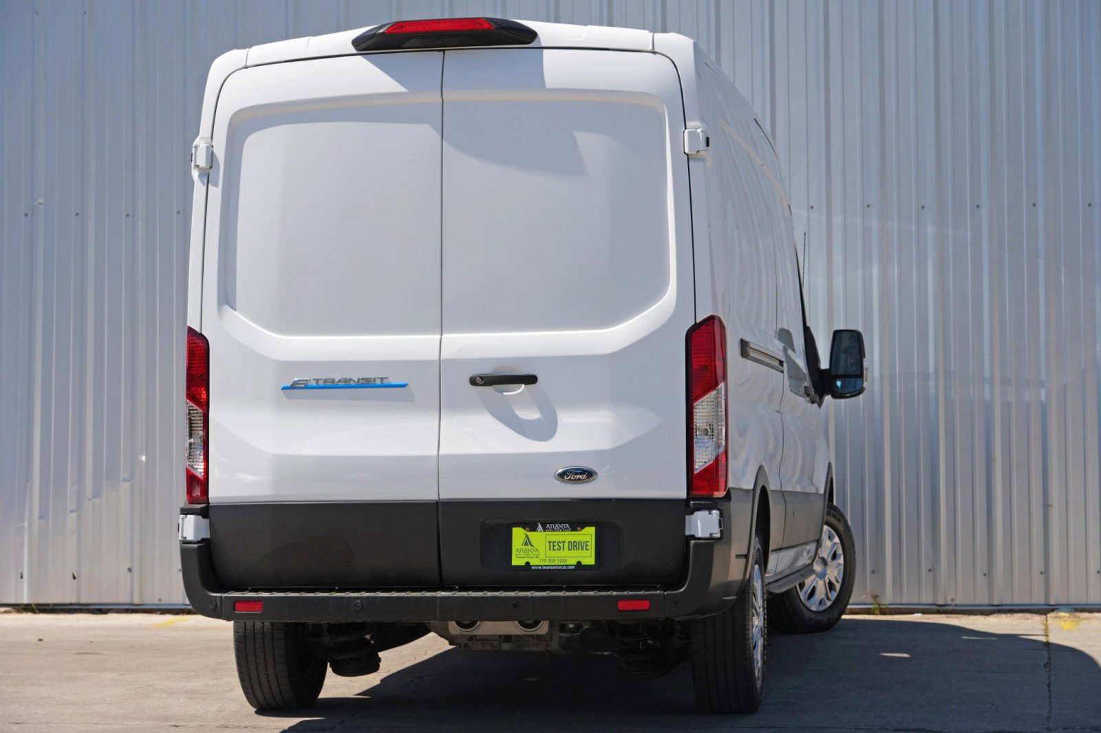 Used 2022 Ford E-Transit Medium Roof w/ Load Area Protection Package image 4