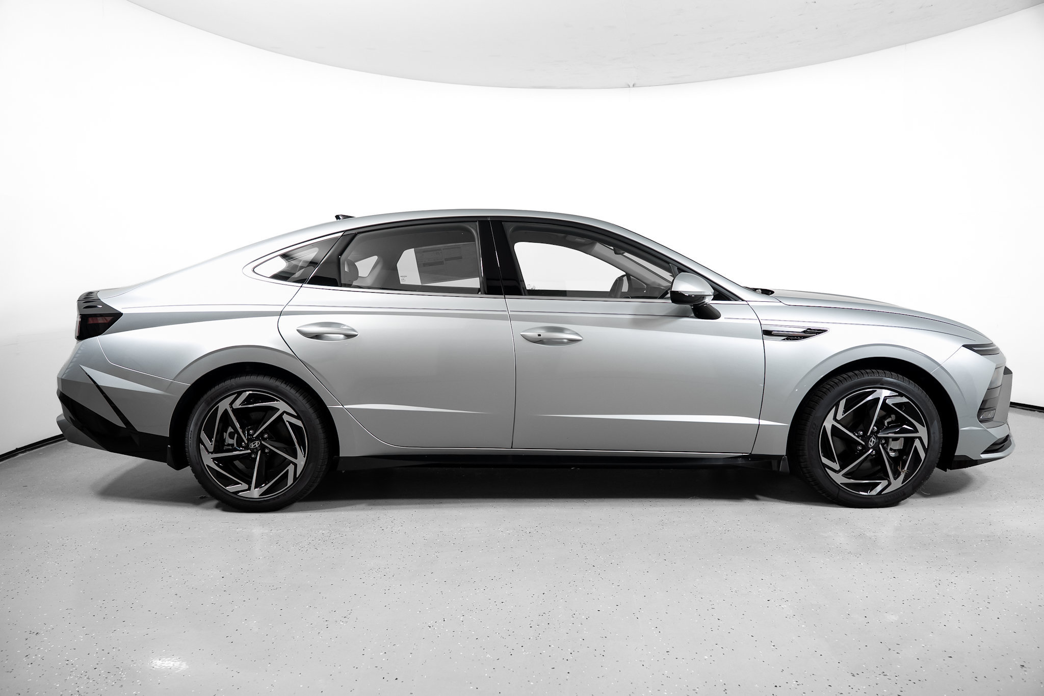 New 2026 Hyundai Sonata SEL FWD image 3