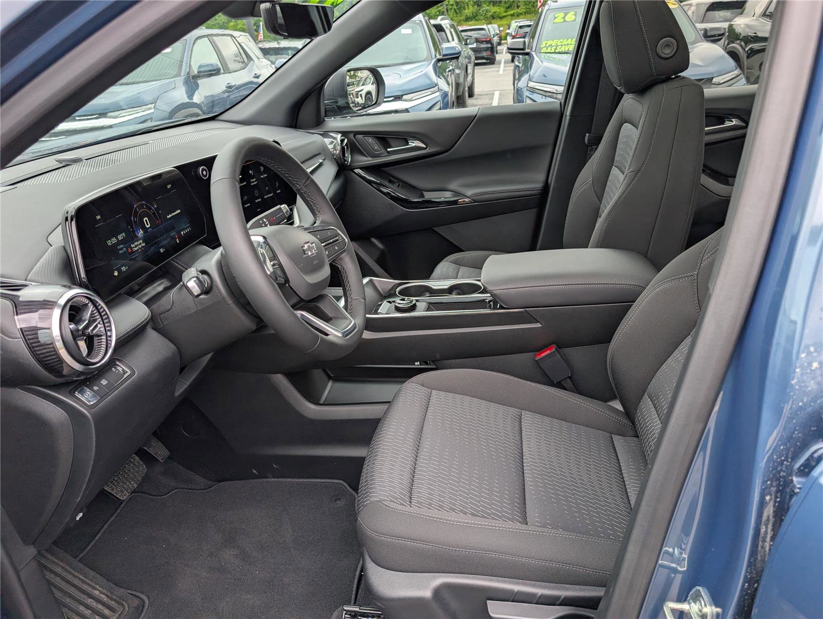 New 2026 Chevrolet Equinox LT w/ Midnight Edition FWD image 12