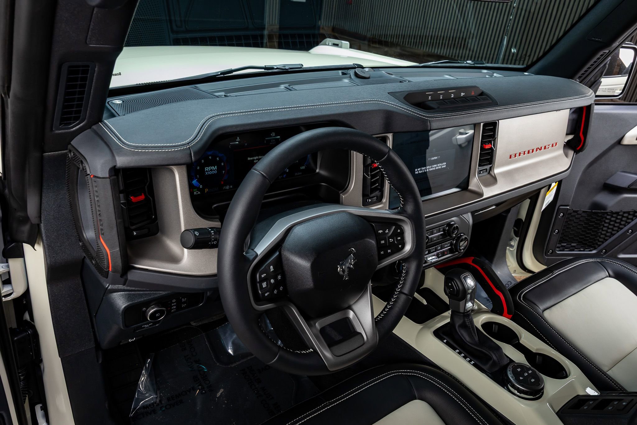 Used 2026 Ford Bronco Outer Banks AWD/4WD image 17