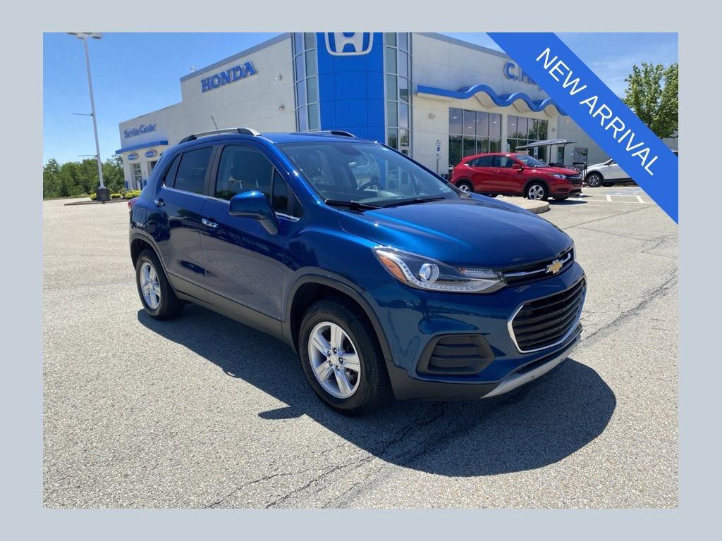 Used 2019 Chevrolet Trax LT w/ LT Convenience Package AWD/4WD image 1