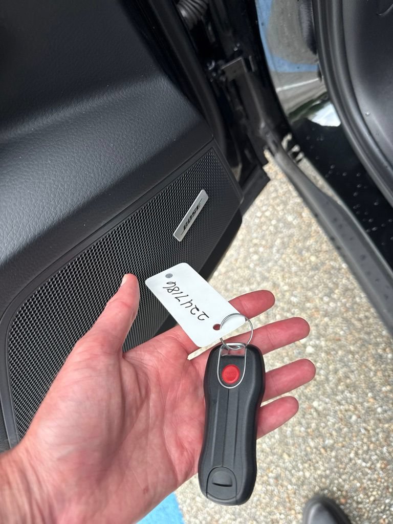 Certified 2023 Porsche Cayenne Platinum Edition AWD/4WD image 1