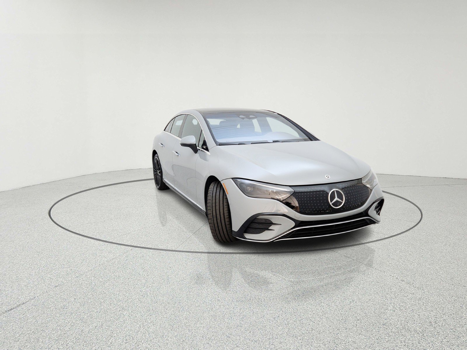 Used 2025 Mercedes-Benz EQE 500 4MATIC Sedan image 4