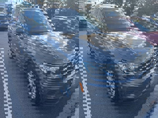 Used 2019 Volkswagen Tiguan SE w/ Panoramic Sunroof Package