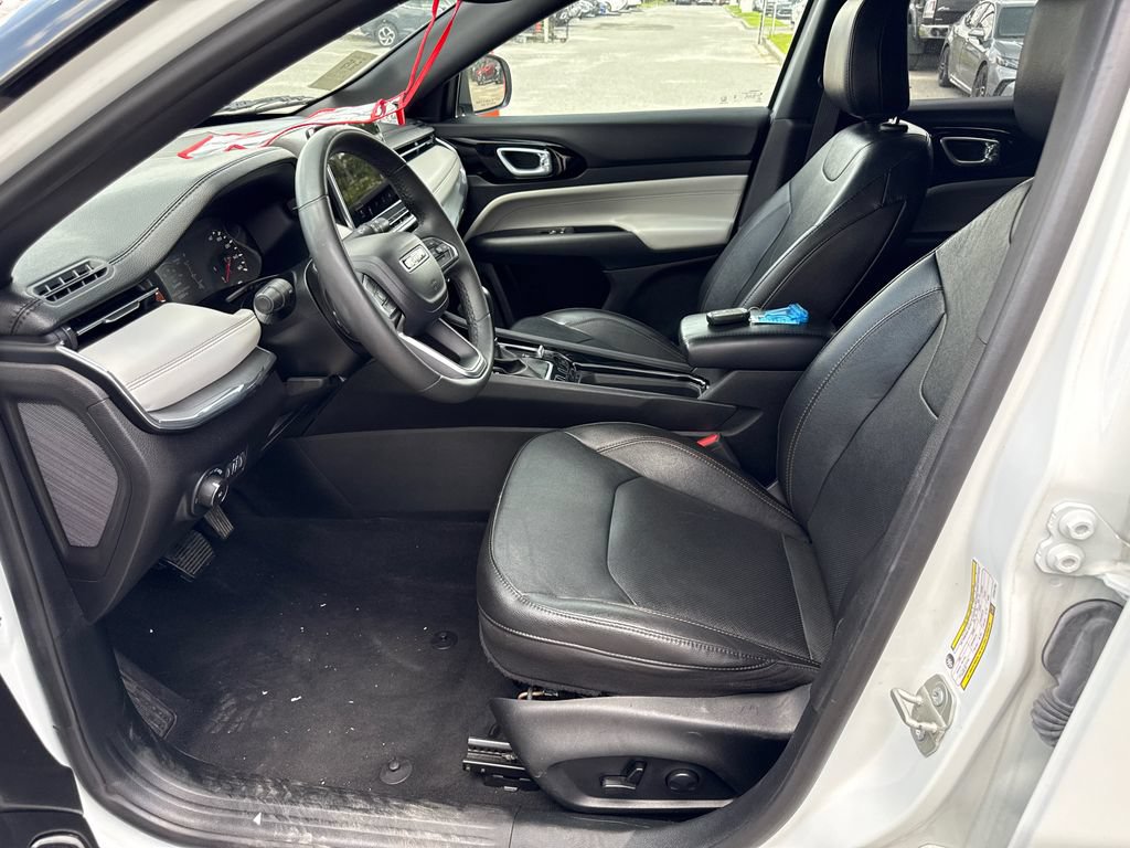 Used 2023 Jeep Compass Limited AWD/4WD image 9
