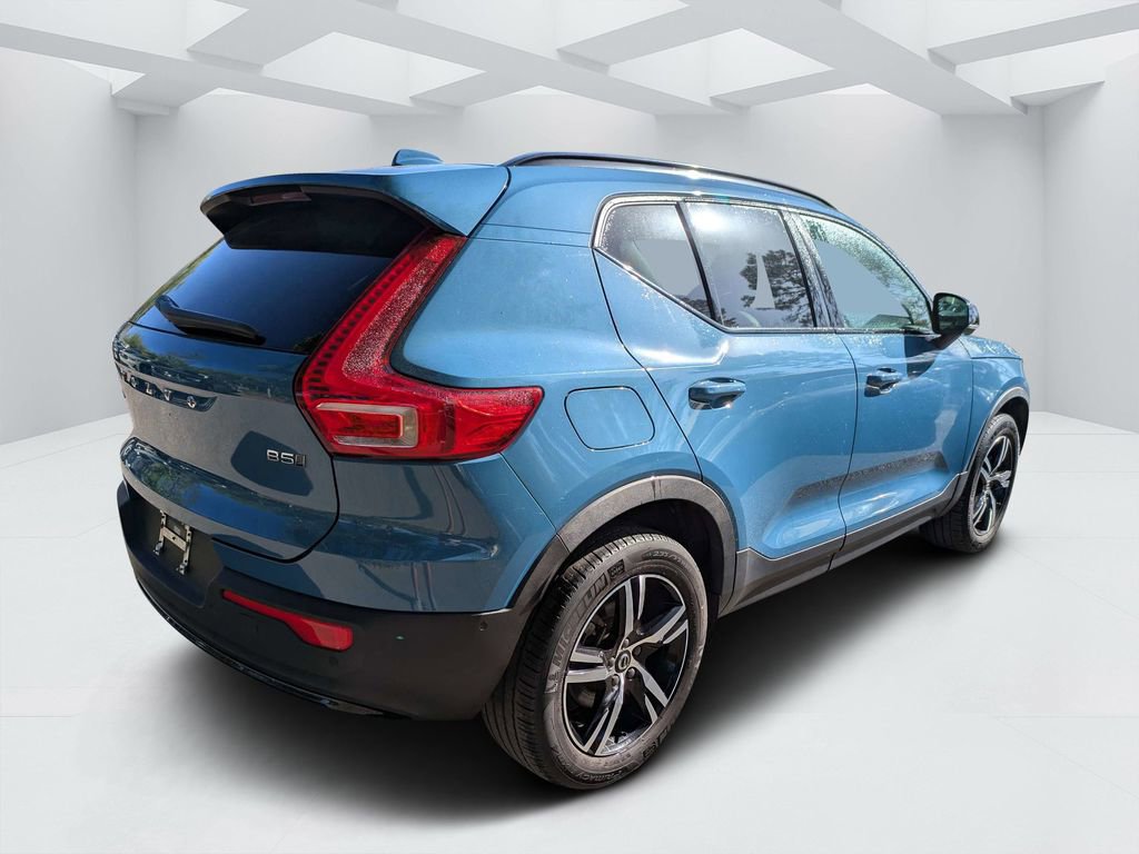 Certified 2023 Volvo XC40 B5 Plus w/ Driver Assist Package image 3
