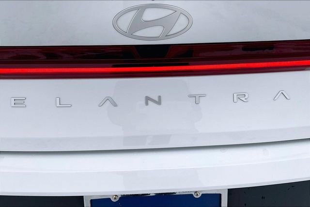 Certified 2025 Hyundai Elantra SEL image 31