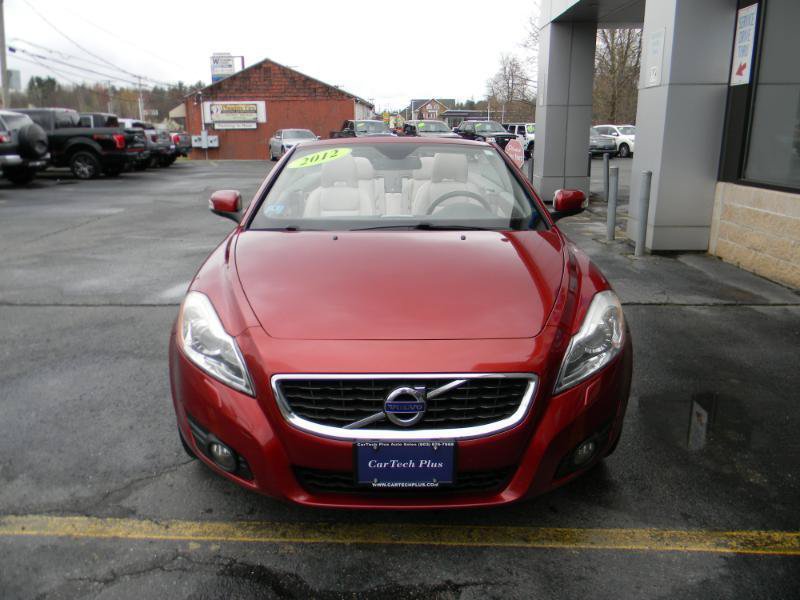 Used 2012 Volvo C70 T5 w/ Climate Pkg FWD image 3