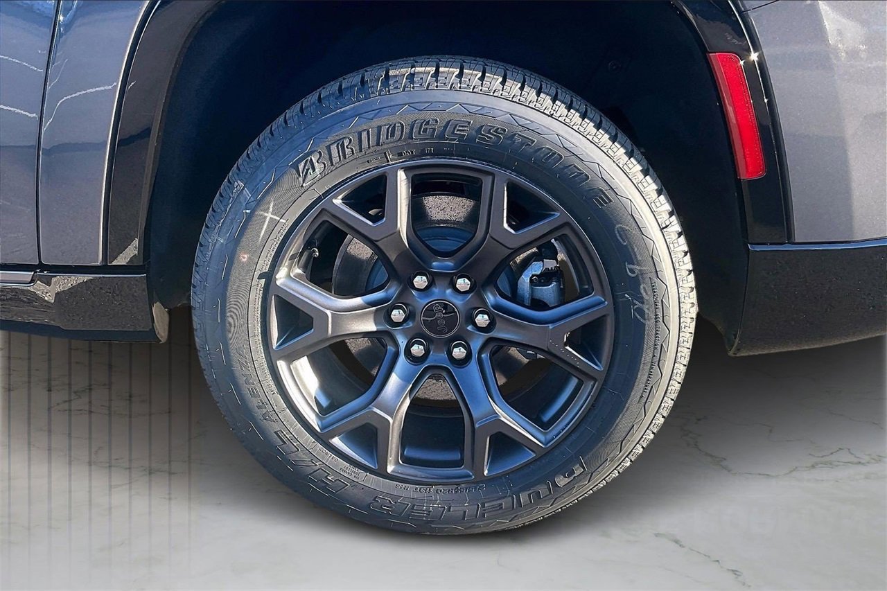 New 2026 Jeep Grand Wagoneer L Limited w/ Premium Group II image 37