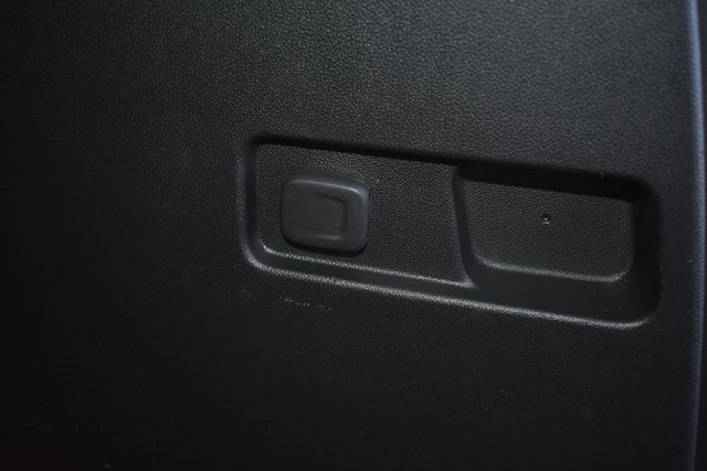 Used 2023 GMC Acadia SLT image 40