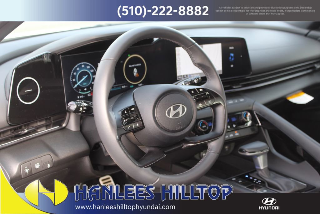Used 2025 Hyundai Elantra SEL image 11
