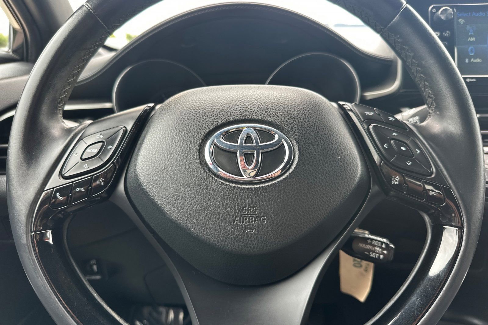 Used 2018 Toyota C-HR XLE FWD image 25