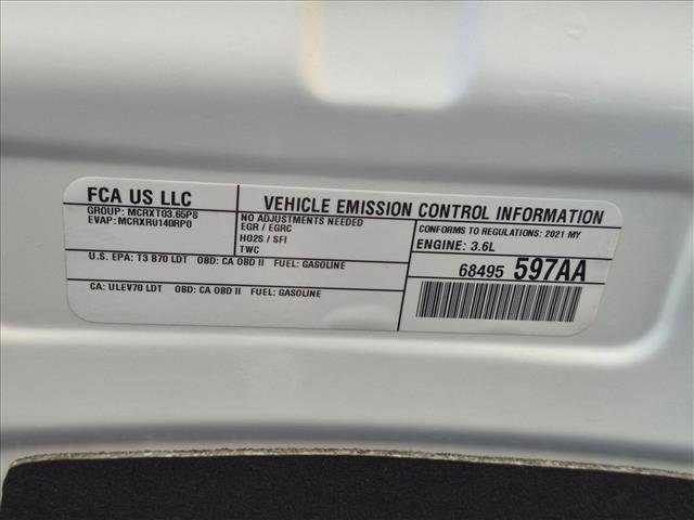 Used 2021 Chrysler Pacifica Touring-L w/ Uconnect Theater Family Group FWD image 23