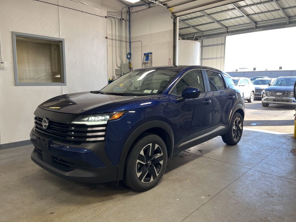 Used 2025 Nissan Kicks SV image 1