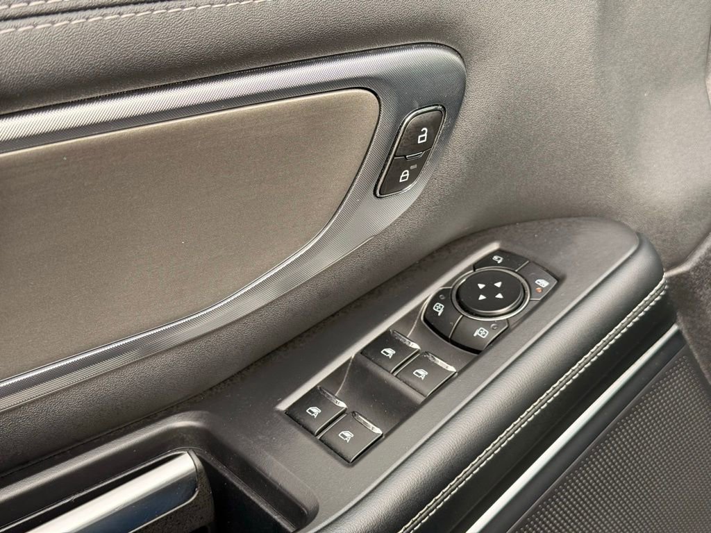 Used 2025 Ford Expedition Platinum image 29