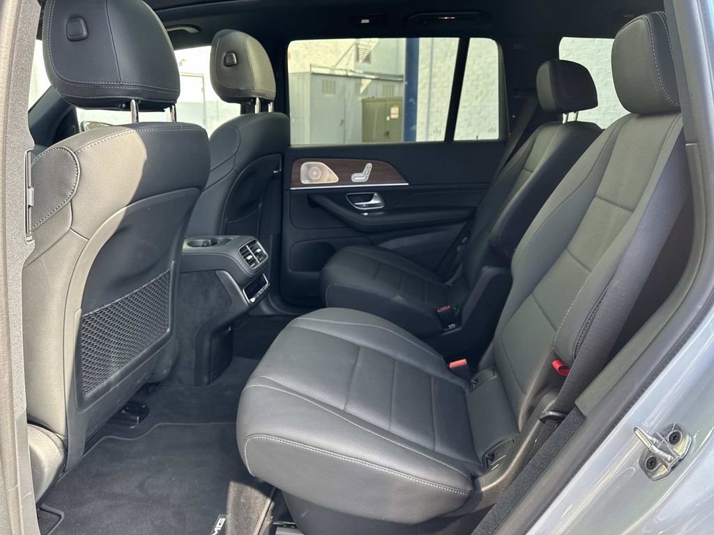 Used 2025 Mercedes-Benz GLS 450 4MATIC image 14