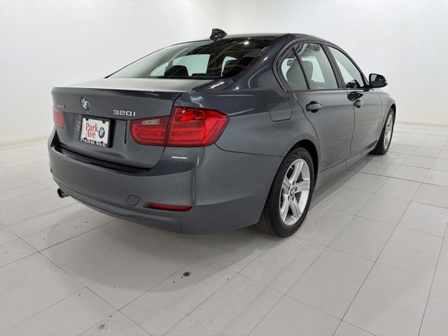 Used 2014 BMW 320i xDrive Sedan AWD/4WD image 5
