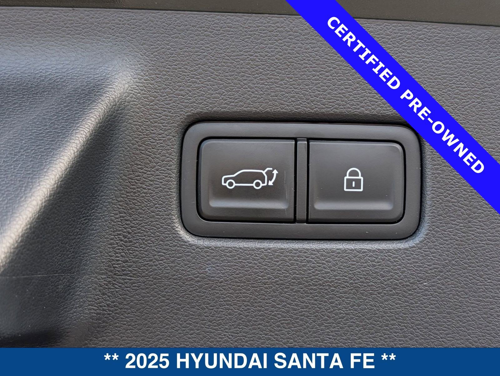 Used 2025 Hyundai Santa Fe SEL image 14