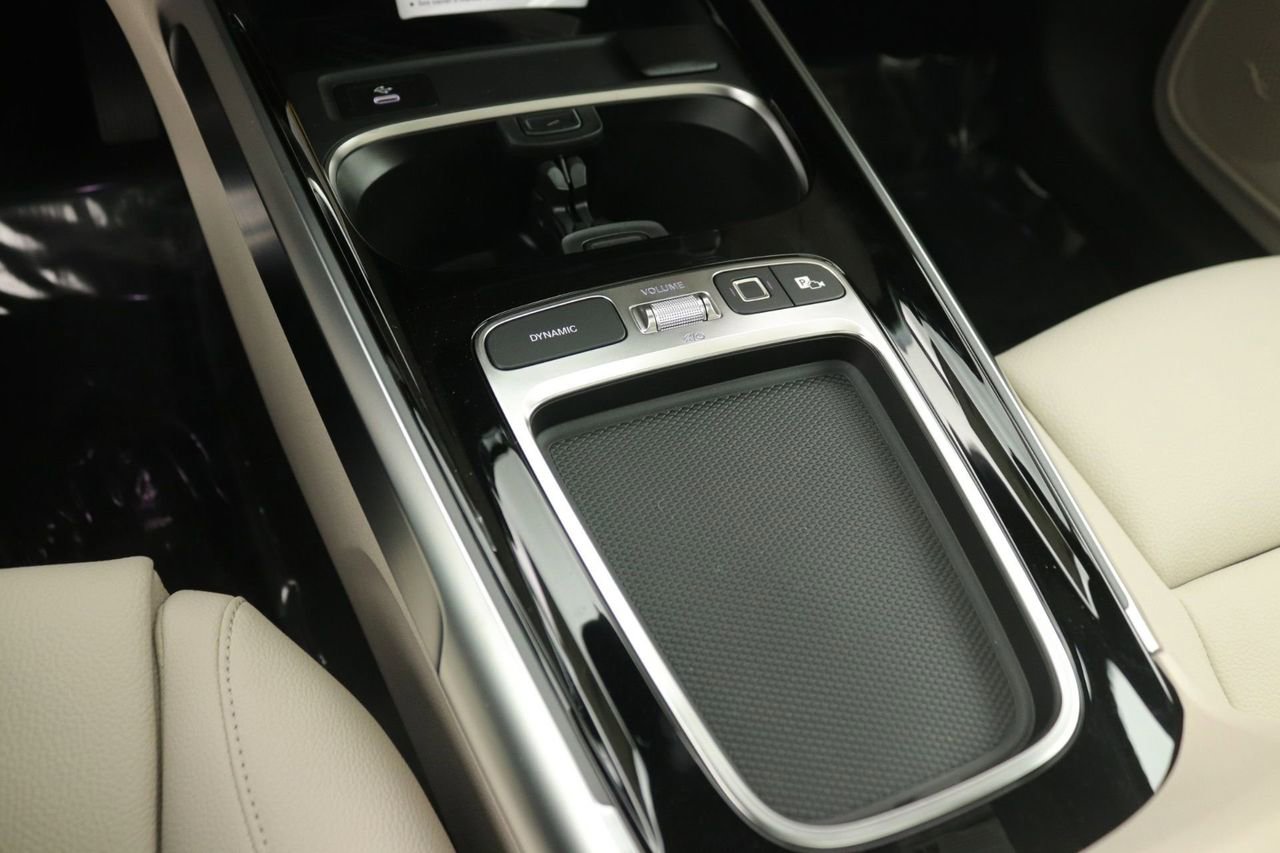 New 2026 Mercedes-Benz GLB 250 image 7