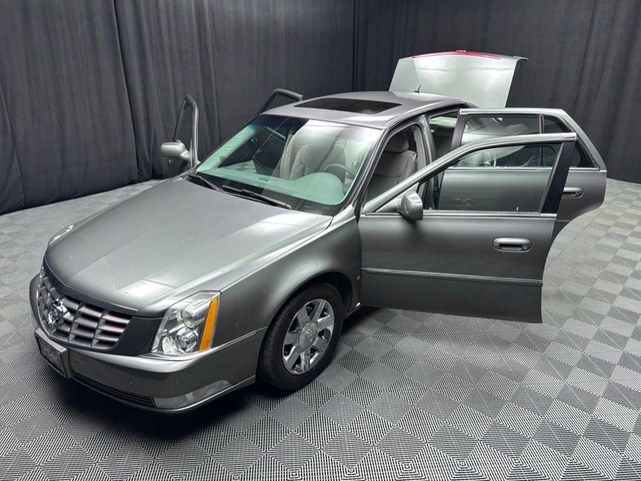 Used 2007 Cadillac DTS Luxury I w/ Sun And Sound Package image 18