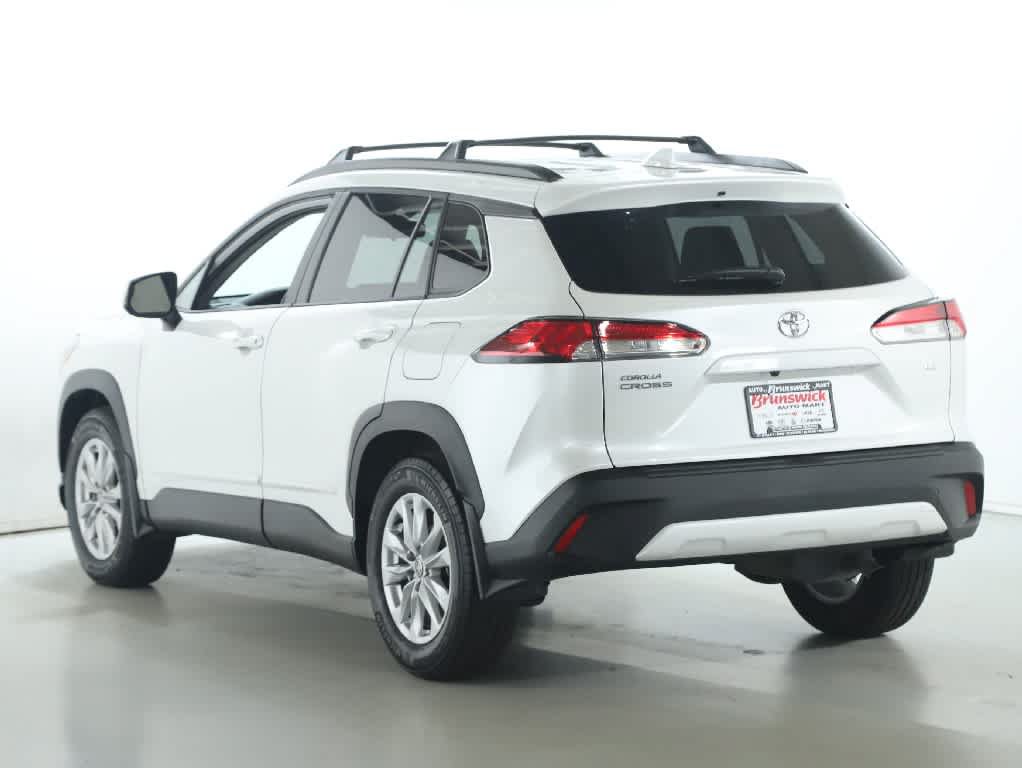 Certified 2024 Toyota Corolla Cross LE FWD image 37