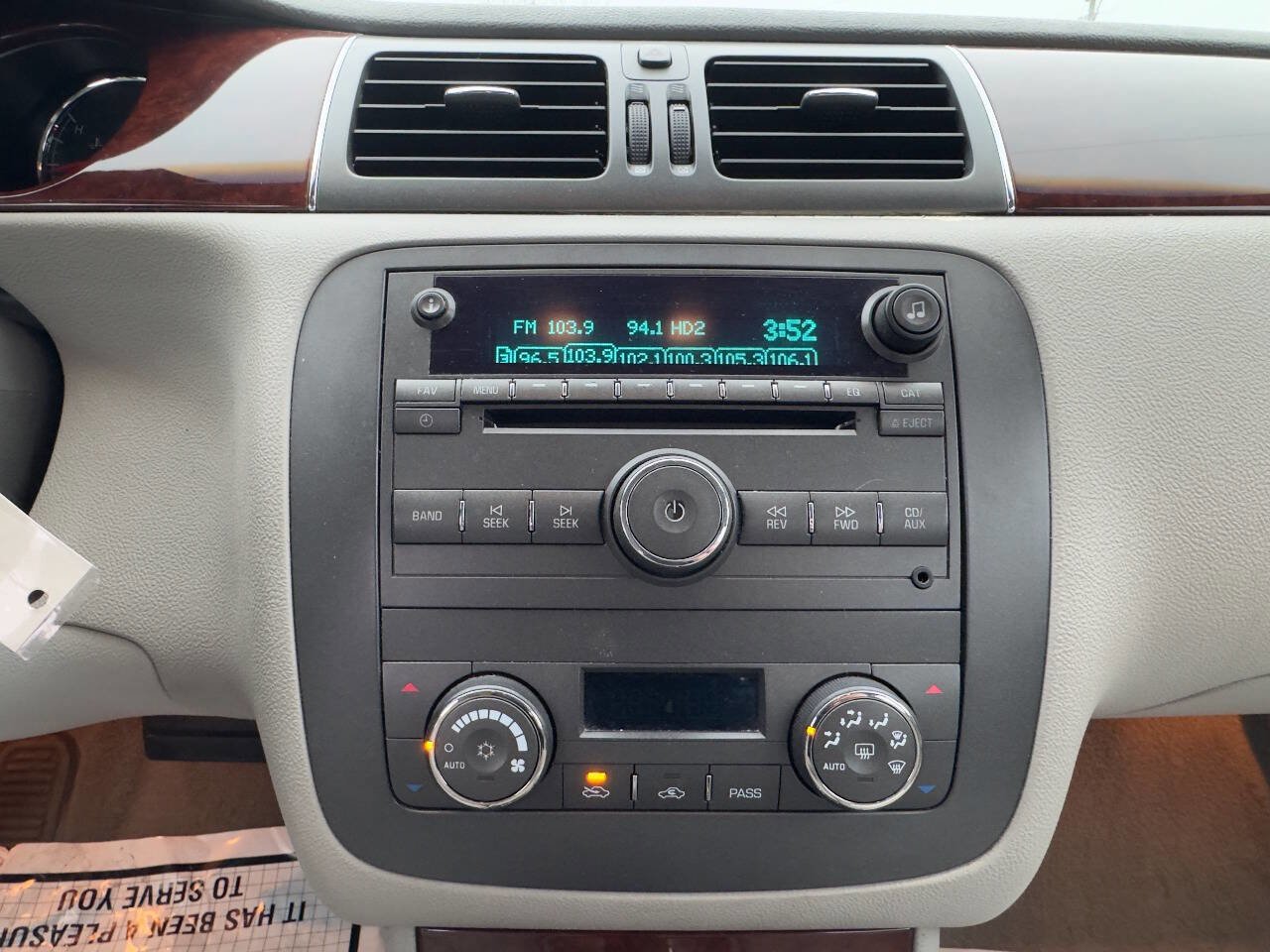 Used 2007 Buick Lucerne CXL w/ Luxury Package FWD image 18