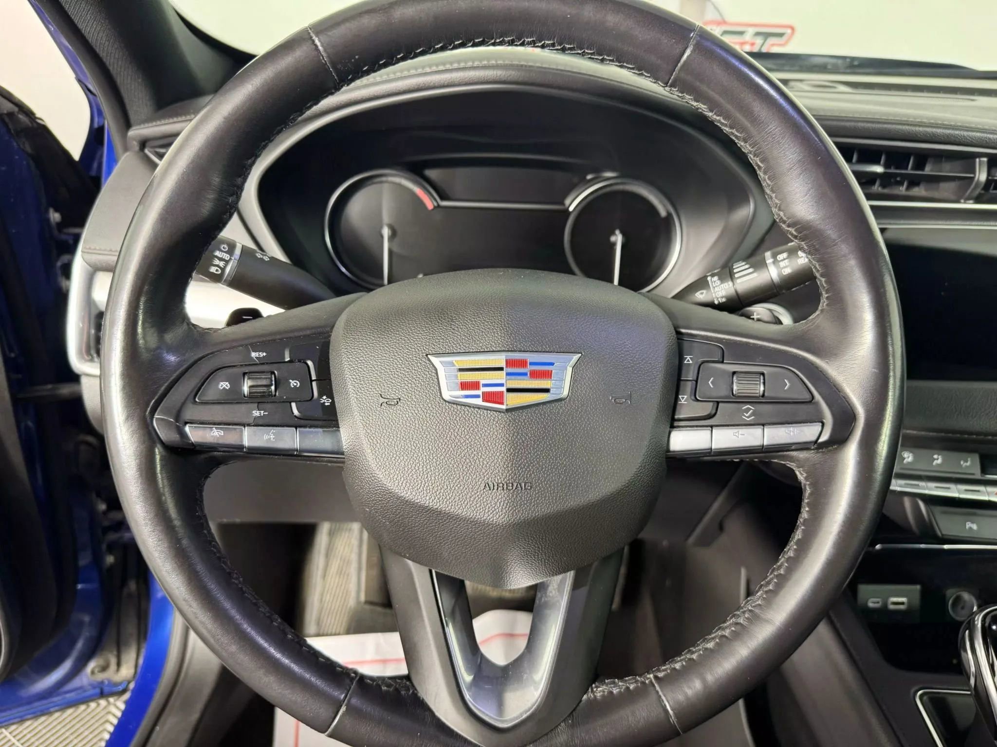 Used 2021 Cadillac XT4 Premium Luxury image 13