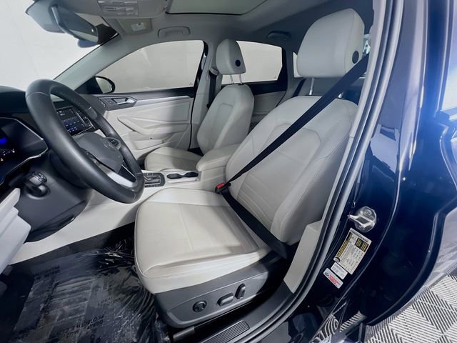 Used 2023 Volkswagen Jetta SE w/ Panoramic Sunroof Package FWD image 10