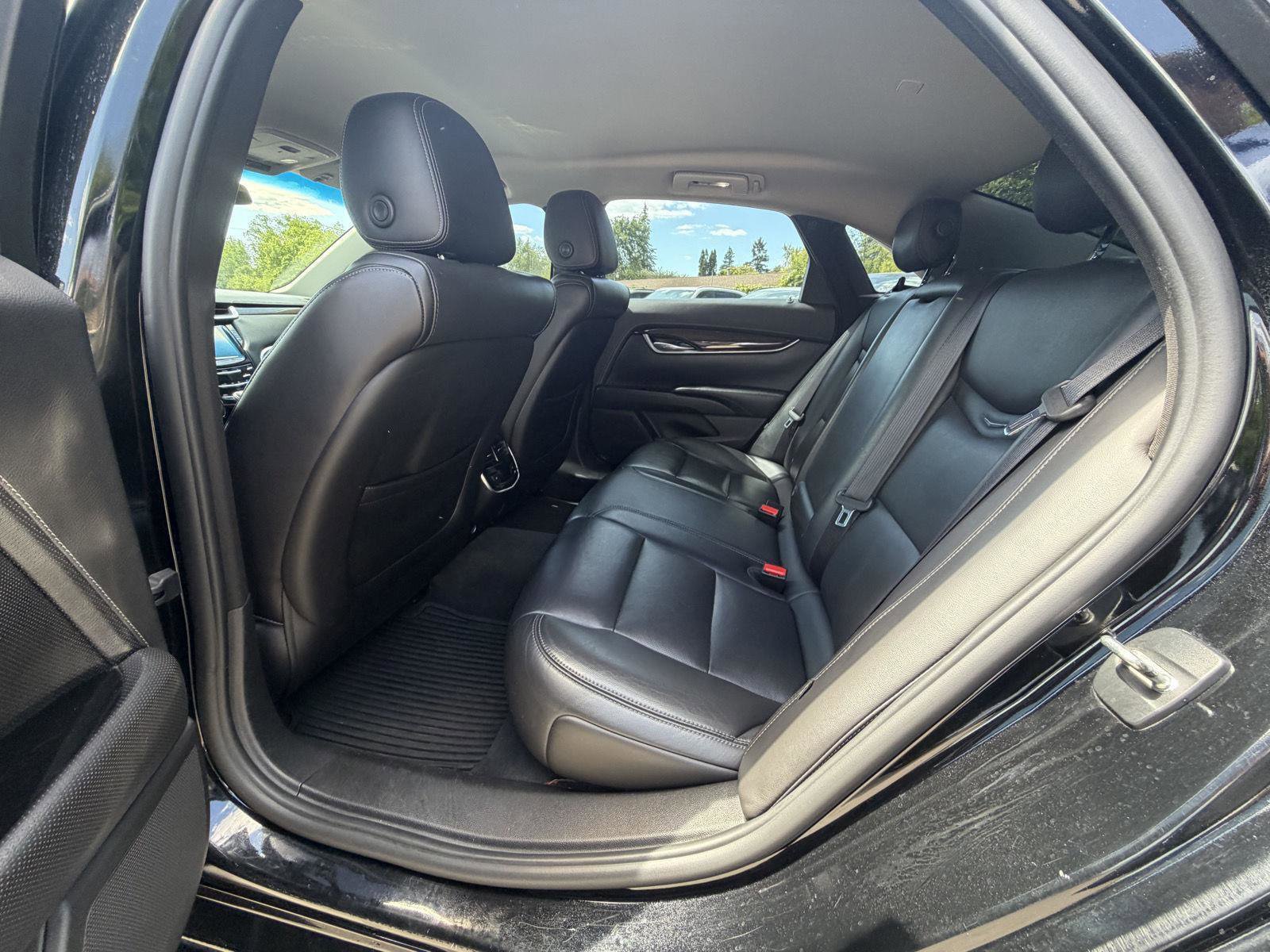 Used 2015 Cadillac XTS Luxury FWD image 21