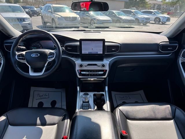 Used 2023 Ford Explorer XLT w/ Equipment Group 202A image 2