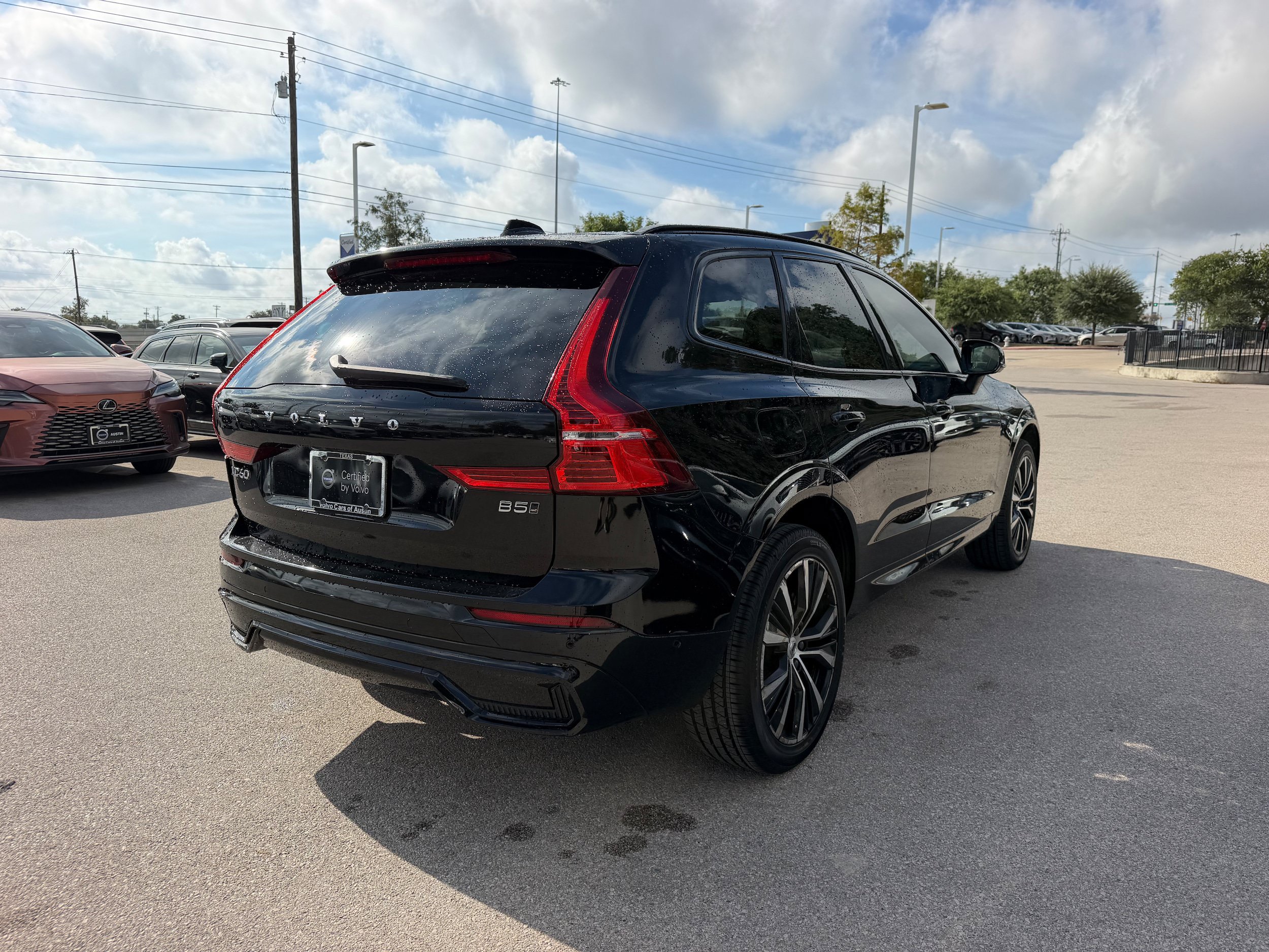 Certified 2023 Volvo XC60 B5 Ultimate w/ Climate Package AWD/4WD image 6