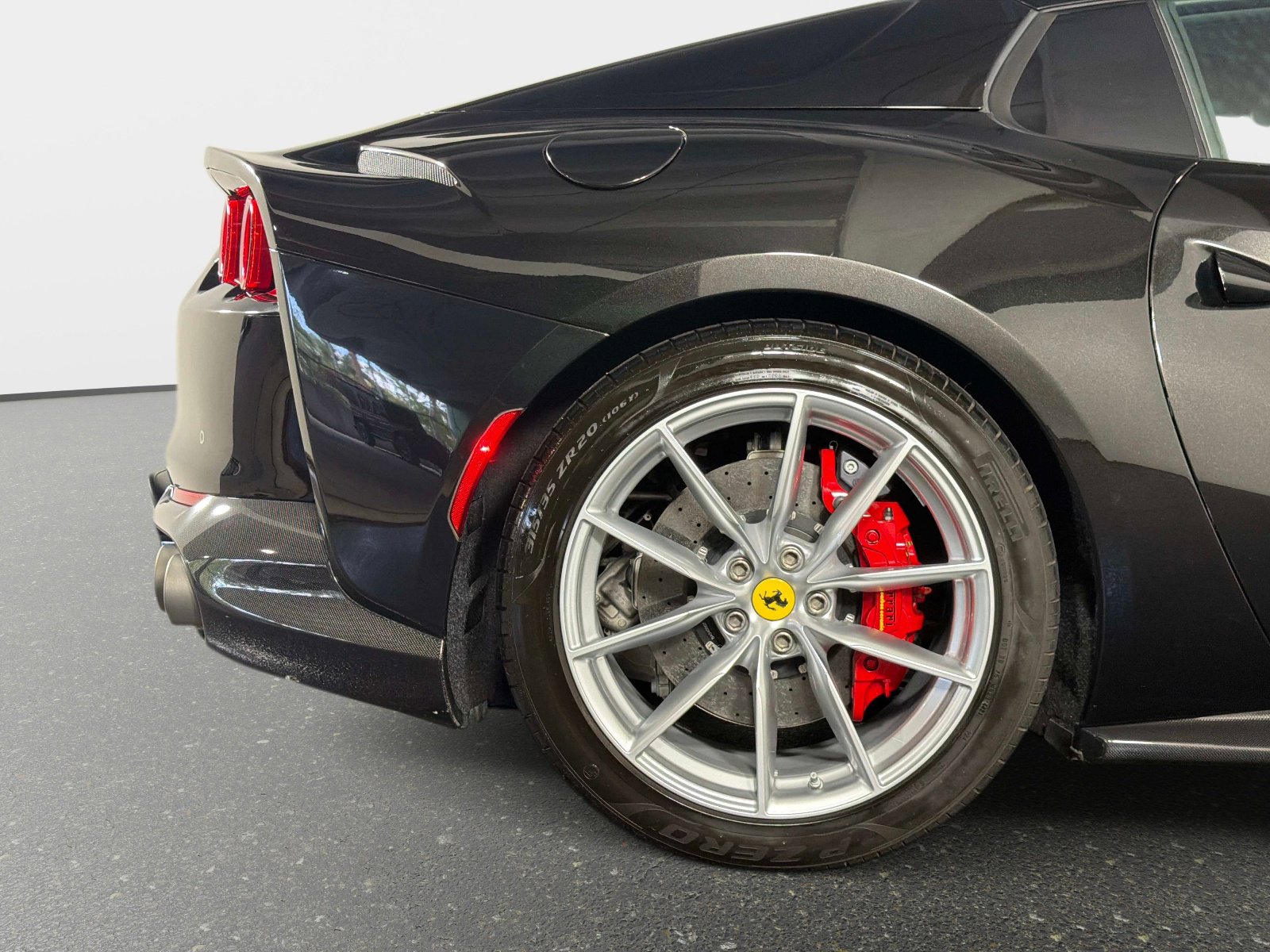 Used 2021 Ferrari 812 GTS RWD image 20