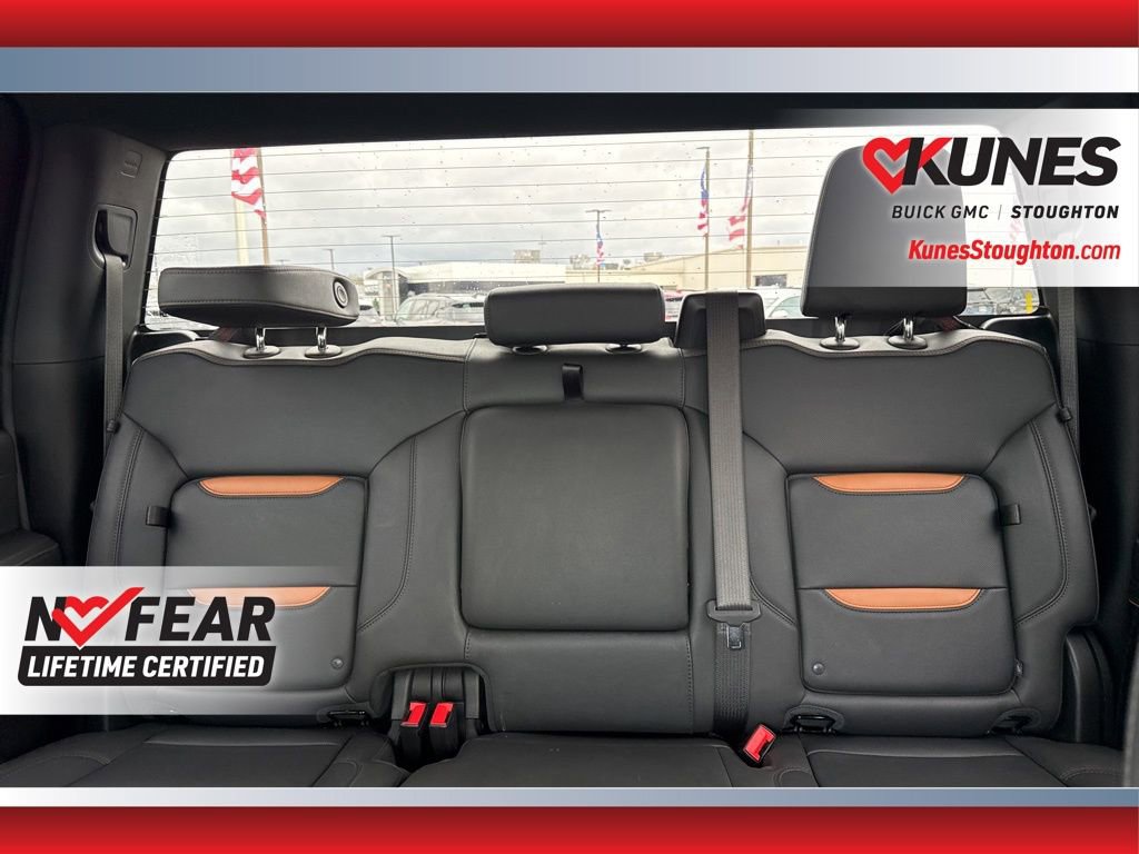 Used 2025 GMC Sierra 2500 AT4 image 40