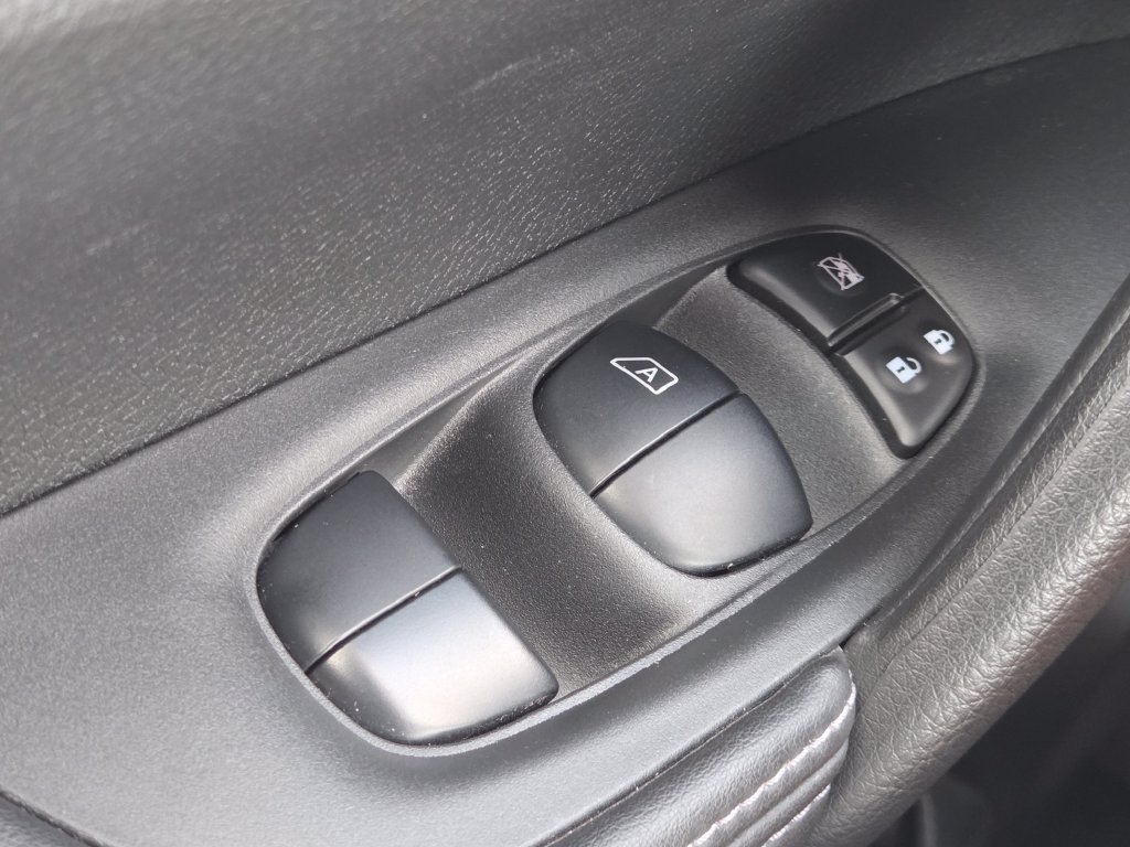 Used 2019 Nissan Rogue Sport SL w/ Premium Package AWD/4WD image 13