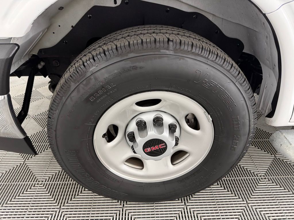 Used 2024 GMC Savana 2500 Work Van w/ Driver Convenience Package image 11