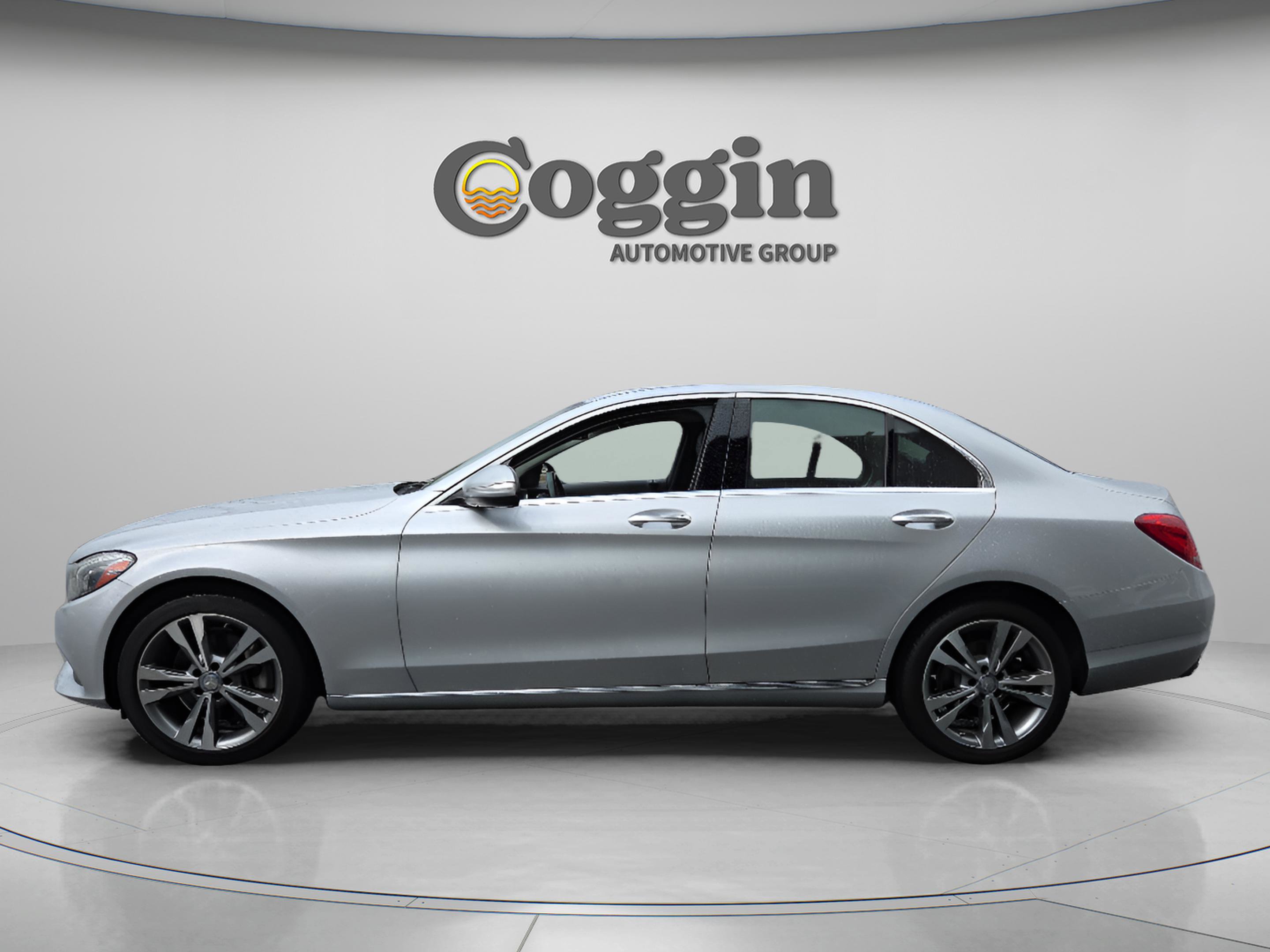 Used 2015 Mercedes-Benz C 300 4MATIC Sedan image 3