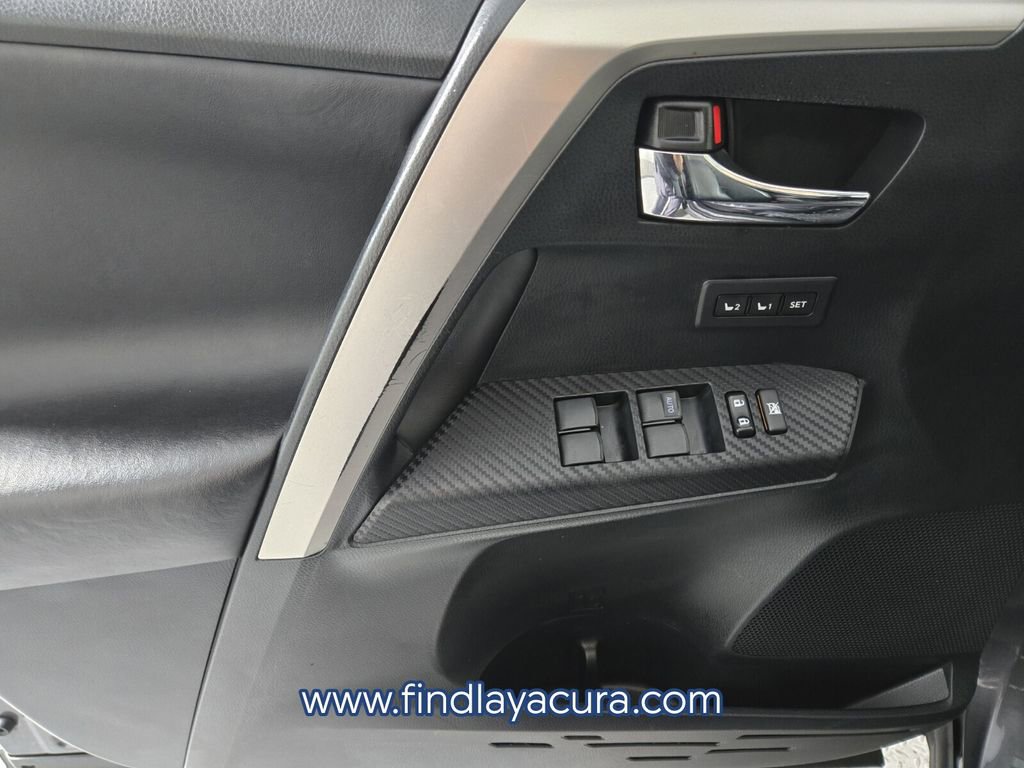 Used 2015 Toyota RAV4 Limited image 19