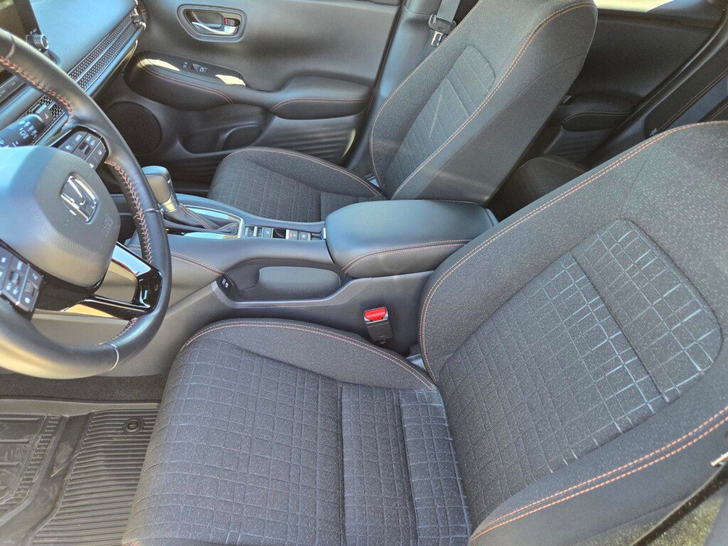 Certified 2025 Honda HR-V Sport image 11