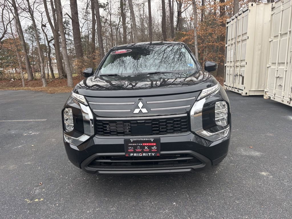 New 2026 Mitsubishi Outlander ES AWD/4WD image 3