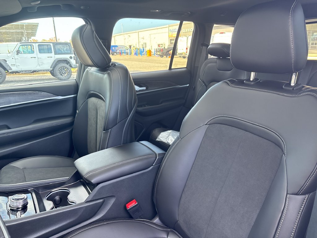 New 2027 Jeep Grand Cherokee 4WD image 22