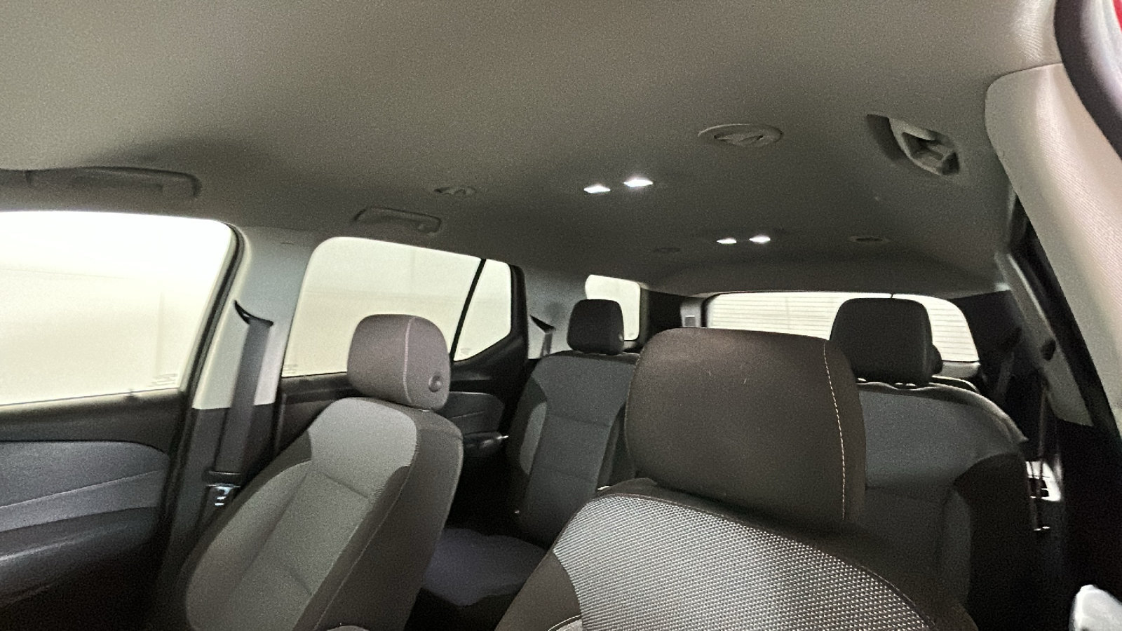 Used 2018 Chevrolet Traverse LT FWD image 16