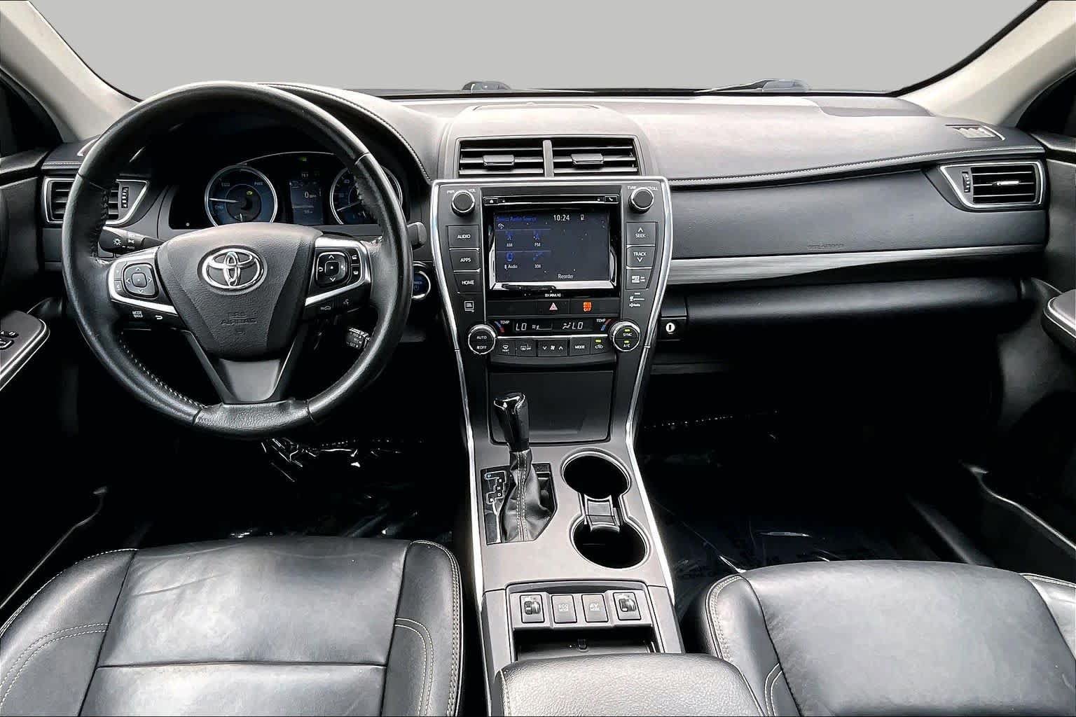 Used 2017 Toyota Camry XLE w/ Moonroof Package FWD image 16