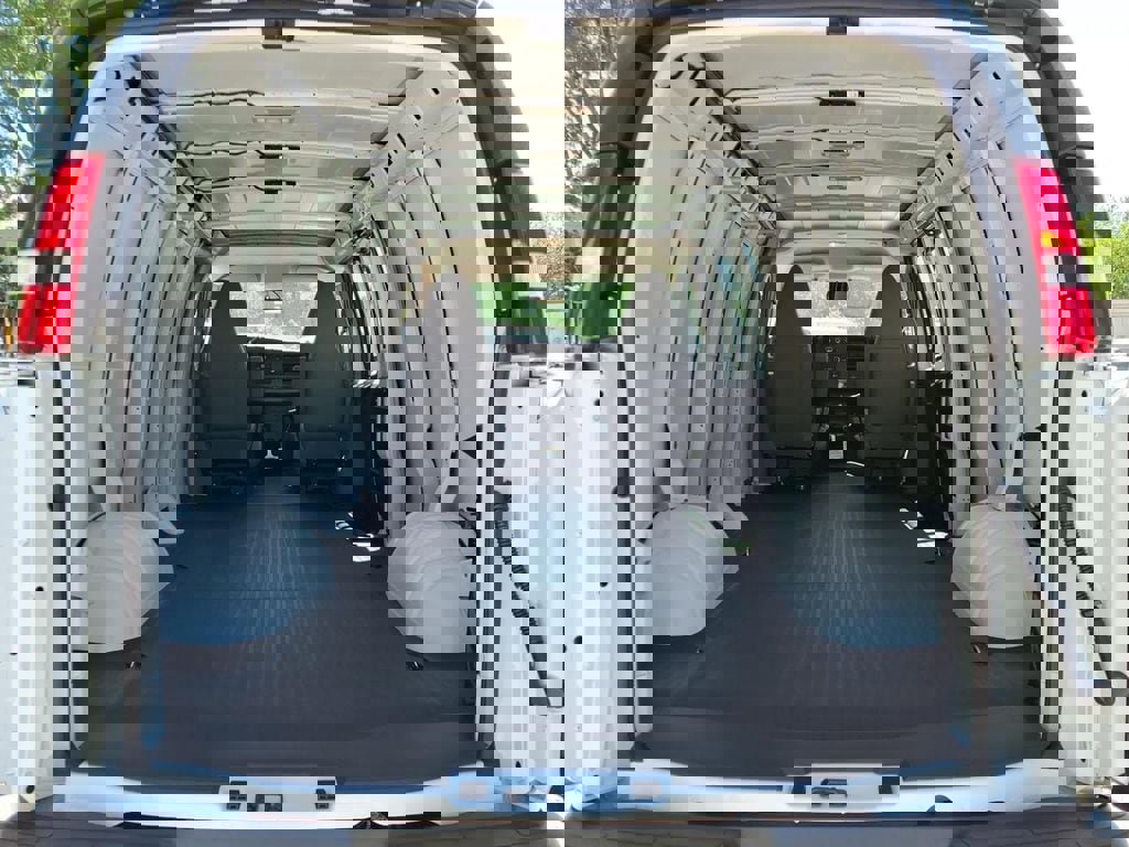 New 2026 Chevrolet Express 2500 Extended RWD image 8