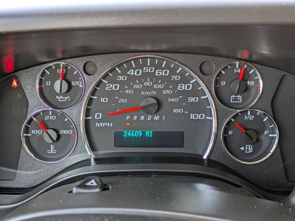 Used 2024 Chevrolet Express 2500 RWD image 19