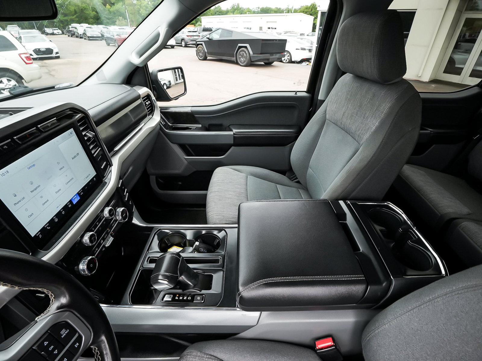 Used 2023 Ford F150 Lightning XLT AWD/4WD image 31