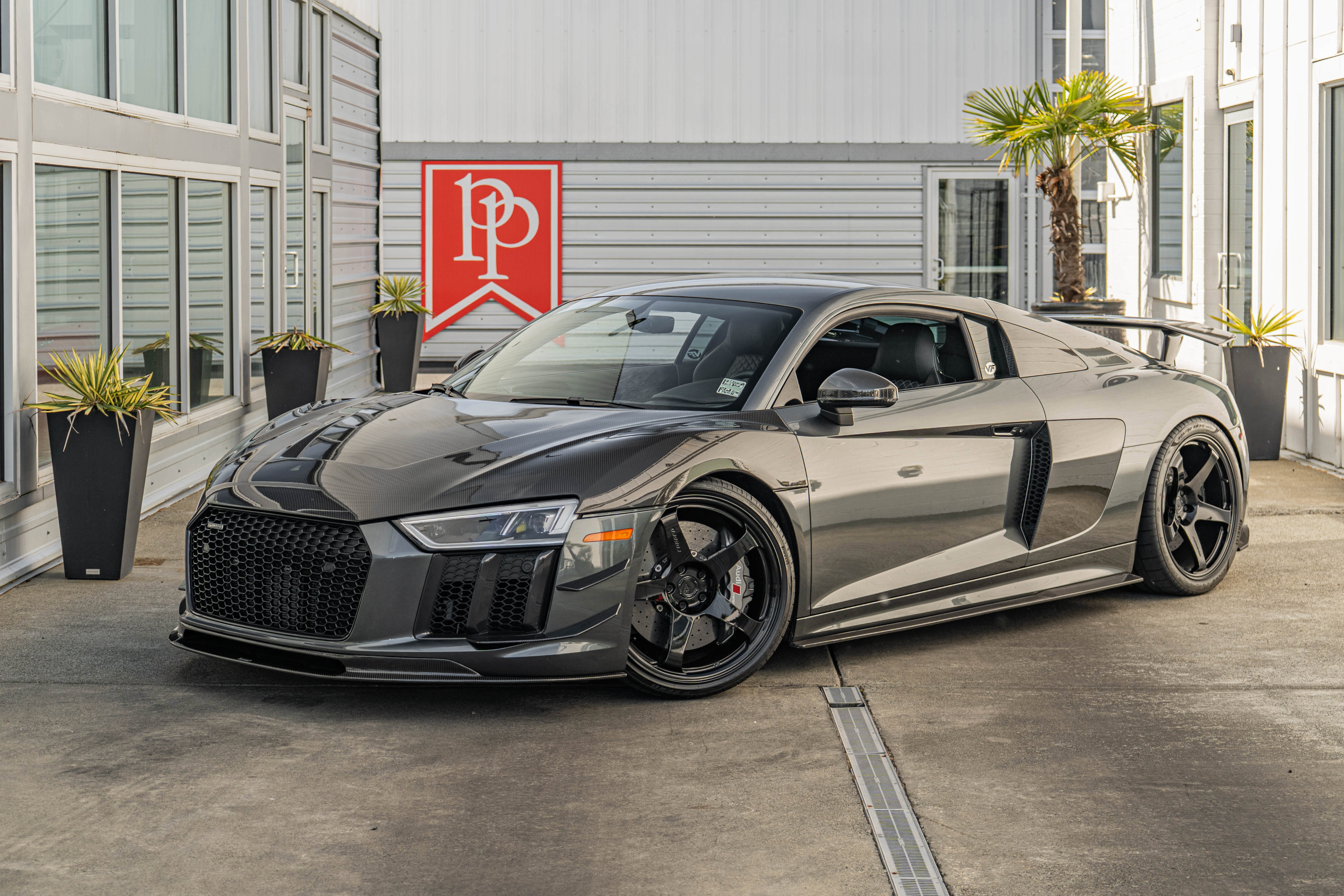 Used 2017 Audi R8 V10 plus AWD/4WD image 2