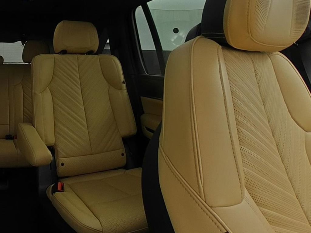 New 2025 Cadillac Escalade IQ Sport 2 w/ LPO, ONYX Package AWD/4WD image 15