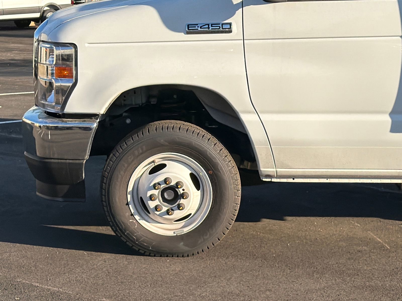 New 2026 Ford E-450 and Econoline 450 Super Duty w/ Power Equipment Group RWD image 5