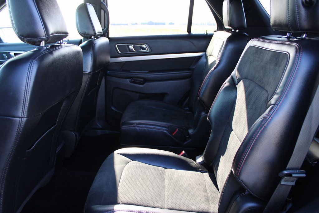 Used 2019 Ford Explorer XLT w/ Equipment Group 202A image 19