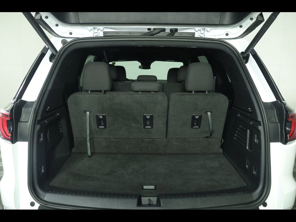 Used 2025 GMC Acadia Elevation image 14